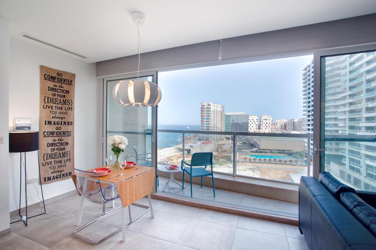 Modern Seaview Apartment In A Prime Location Sliema Exteriör bild