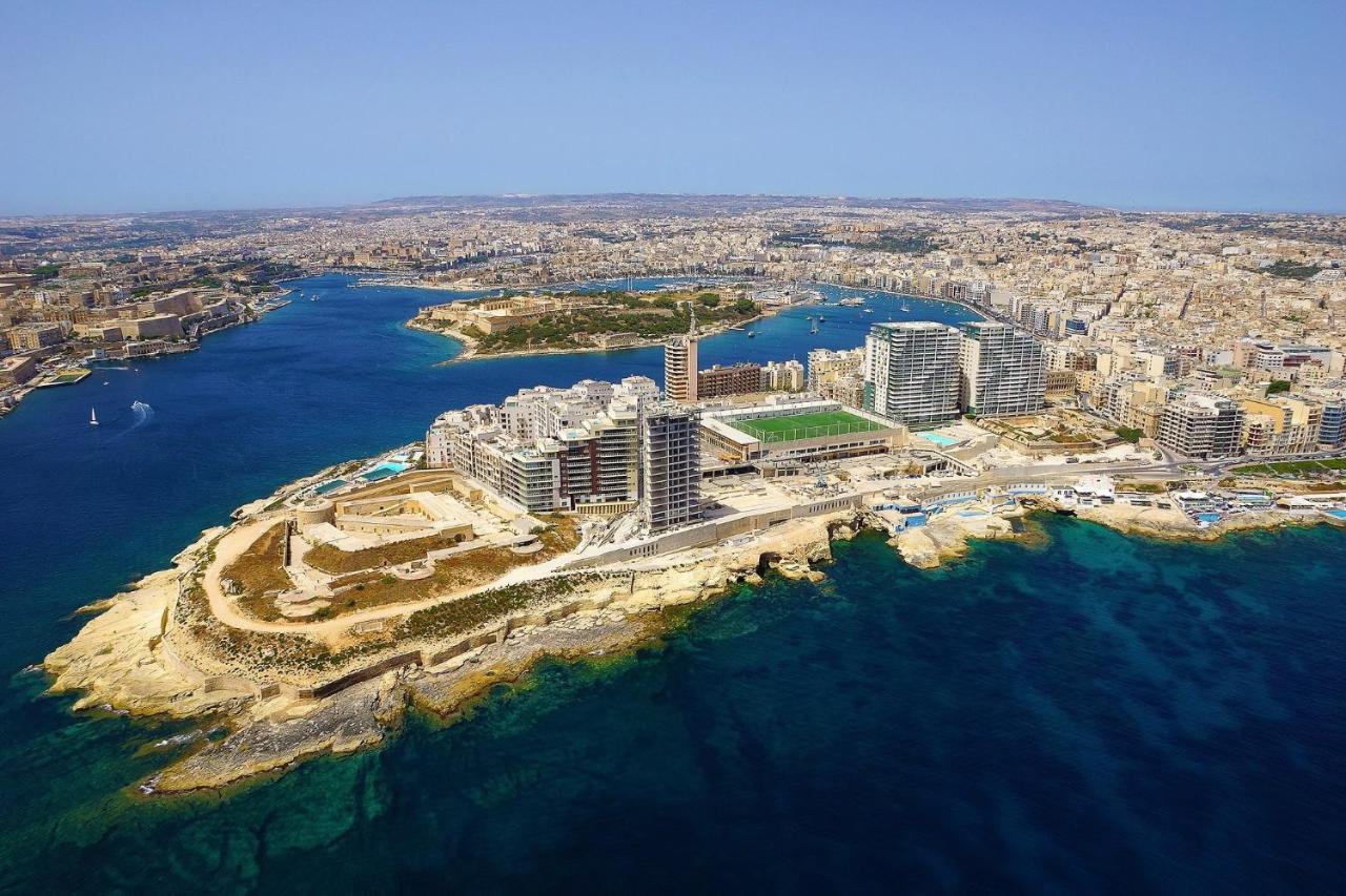 Modern Seaview Apartment In A Prime Location Sliema Exteriör bild