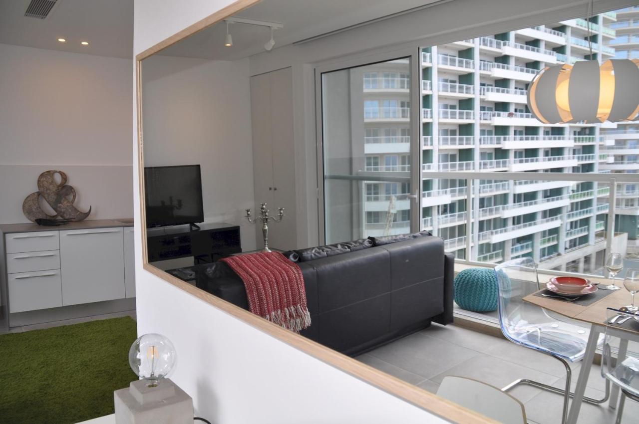 Modern Seaview Apartment In A Prime Location Sliema Exteriör bild