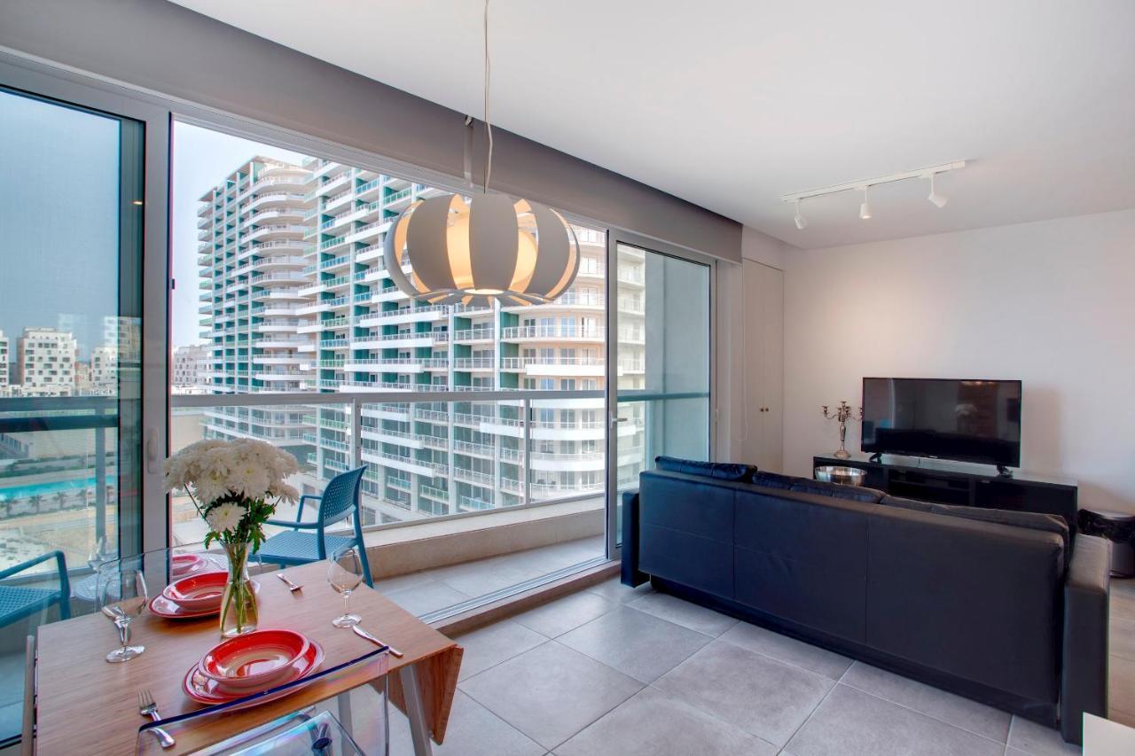 Modern Seaview Apartment In A Prime Location Sliema Exteriör bild
