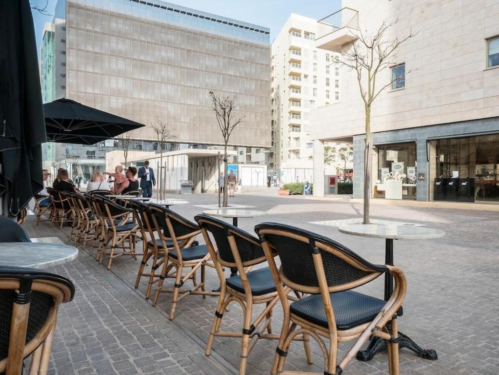 Modern Seaview Apartment In A Prime Location Sliema Exteriör bild